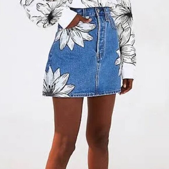 Levi's Premium Blue Denim Farm Rio X Floral Ribcage Mini Skirt  - Size 25 - Picture 1 of 13